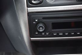 2012款宝骏乐驰1.0L手动舒适型