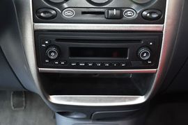 2012款宝骏乐驰1.0L手动舒适型