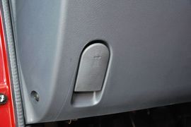 2012款宝骏乐驰1.0L手动舒适型