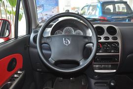 2012款宝骏乐驰1.0L手动舒适型