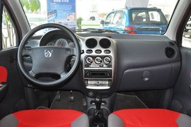 2012款宝骏乐驰1.0L手动舒适型