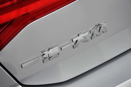 2013款大众宝来1.6L手动时尚型