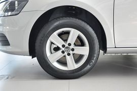 2013款大众宝来1.6L手动时尚型