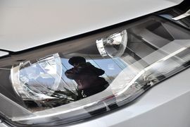 2013款大众宝来1.6L手动时尚型
