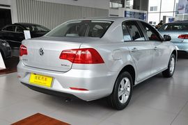 2013款大众宝来1.6L手动时尚型