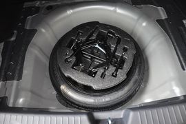 2013款现代索纳塔八2.4GLS自动豪华版