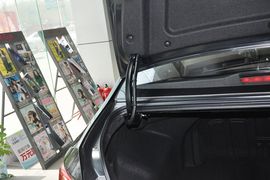 2013款现代索纳塔八2.4GLS自动豪华版