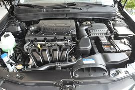 2013款现代索纳塔八2.4GLS自动豪华版