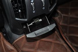 2013款现代索纳塔八2.4GLS自动豪华版