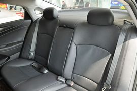 2013款现代索纳塔八2.4GLS自动豪华版