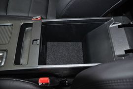 2013款现代索纳塔八2.4GLS自动豪华版