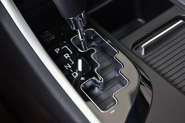 2013款现代索纳塔八2.4GLS自动豪华版