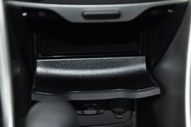 2013款现代索纳塔八2.4GLS自动豪华版