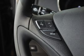 2013款现代索纳塔八2.4GLS自动豪华版