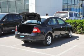 2013款斯柯达昕锐1.6L手动智选型