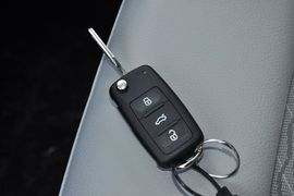 2013款斯柯达昕锐1.6L手动智选型