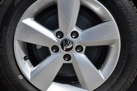 2013款斯柯达昕锐1.6L手动智选型