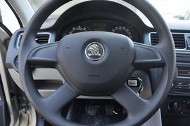 2013款斯柯达昕锐1.4L手动智选型