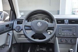 2013款斯柯达昕锐1.4L手动智选型