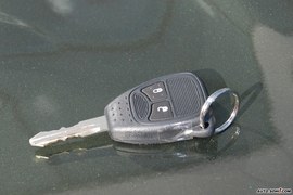 09款JEEP指南者内饰