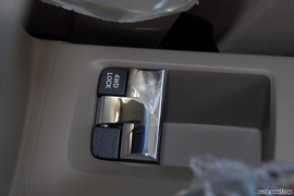 09款JEEP指南者内饰