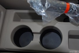 09款JEEP指南者内饰