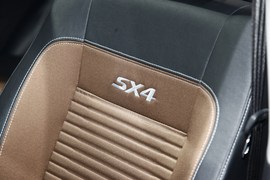 铃木SX4