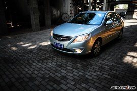 2008款现代伊兰特悦动