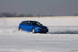 斯巴鲁雪地试驾