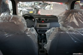 2009款力帆320内饰