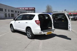2013款丰田RAV4