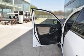 2013款丰田RAV4