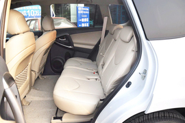 2013款丰田RAV4
