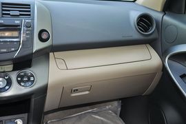 2013款丰田RAV4