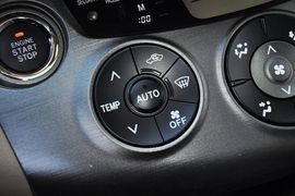 2013款丰田RAV4