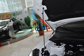2012款起亚狮跑2.0GLS手动两驱版到店实拍