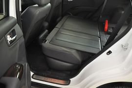 2012款起亚狮跑2.0GLS手动两驱版到店实拍