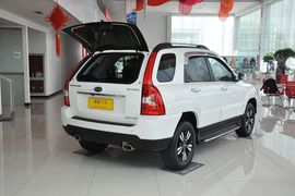 2012款起亚狮跑2.0GLS手动两驱版到店实拍