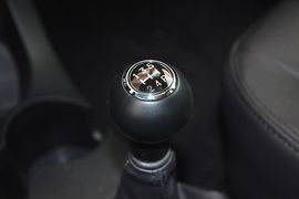 2012款起亚狮跑2.0GLS手动两驱版到店实拍