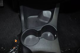 2012款起亚狮跑2.0GLS手动两驱版到店实拍