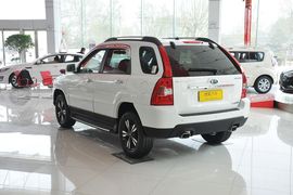 2012款起亚狮跑2.0GLS手动两驱版到店实拍