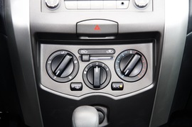 2013款东风日产新骊威劲锐版1.6L