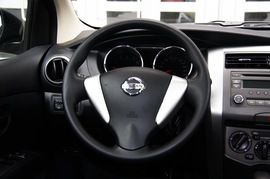 2013款东风日产新骊威劲锐版1.6L