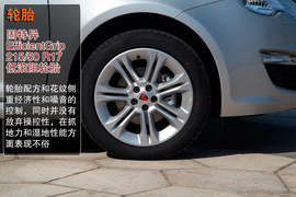 目标瞄准80后！全新上汽荣威550静态评测