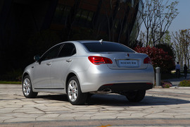 目标瞄准80后！全新上汽荣威550静态评测