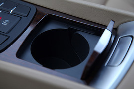 目标瞄准80后！全新上汽荣威550静态评测