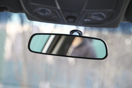 2017款吉利帝豪EV300尊贵型