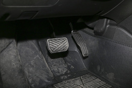 2017款吉利帝豪EV300尊贵型