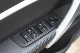 2017款吉利帝豪EV300尊贵型