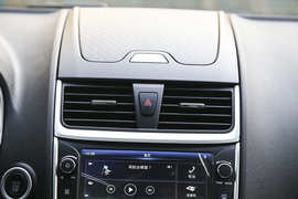 2017款吉利帝豪EV300尊贵型